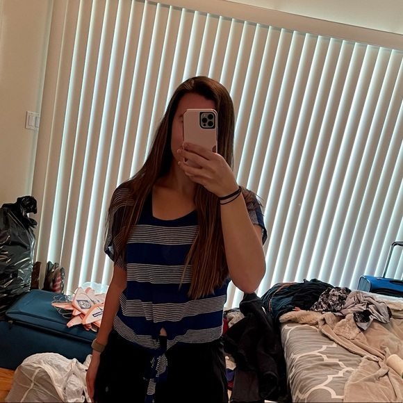 Kira Striped Tie Crop Top - Picture 3 of 6